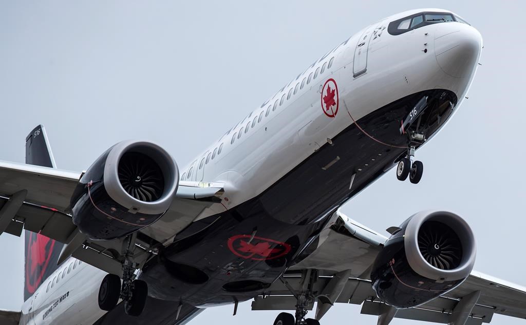 Air Canada apologises for booting passengers who complained that their seats were smeared with vomit