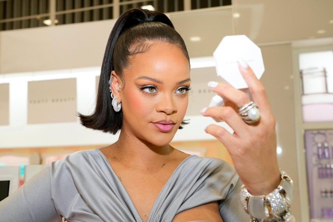 Rihanna is now worth $1.4 billion – making her America’s youngest self-made billionaire woman