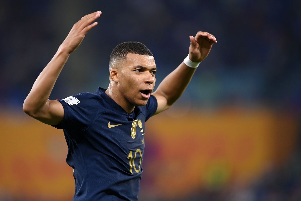 Mbappe scores 2, France reaches knockout stage of World Cup