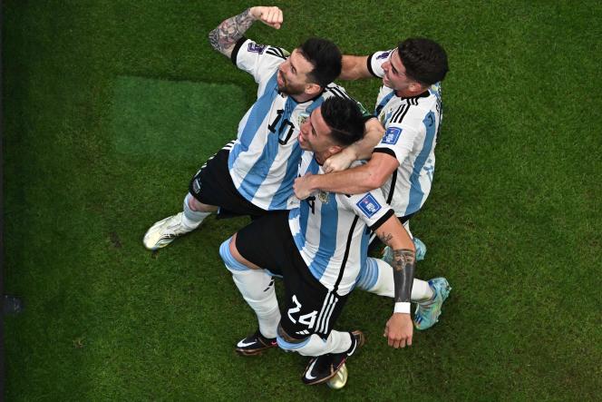 Messi leads Argentina to 2-0 win over Mexico at World Cup