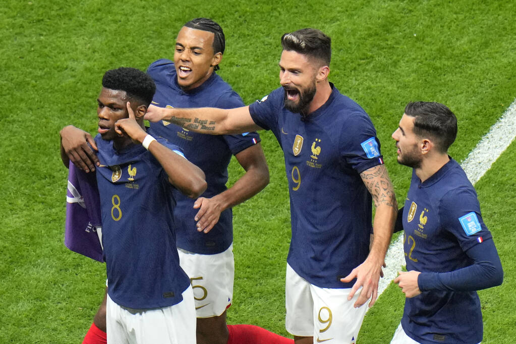 France advances to semifinals at World Cup, tops England 2-1