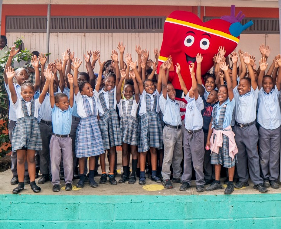 Heart and Stroke Foundation mascot ‘Arter’ raising smiles and awareness in nation’s schools