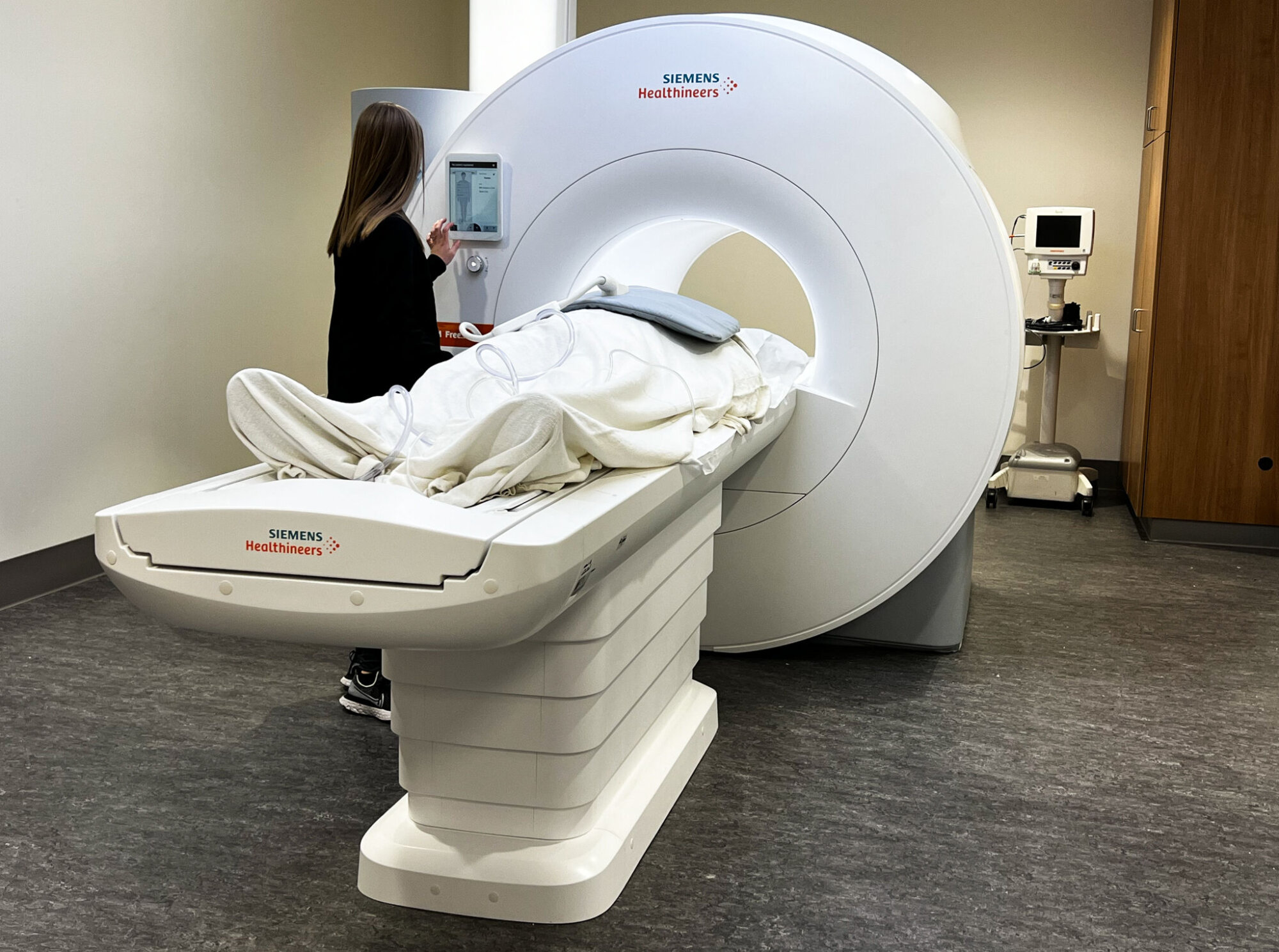 Antigua Takes Steps to Improve Healthcare Services with New MRI Machine