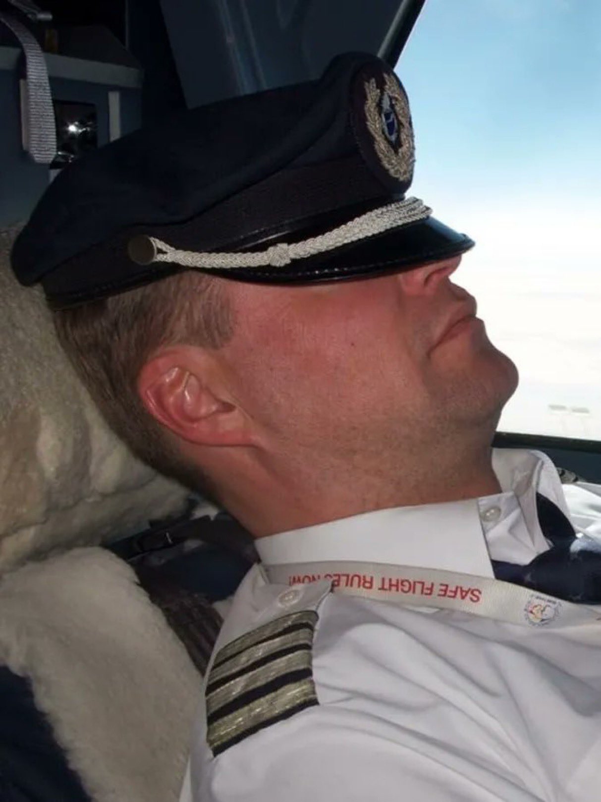 Half of British pilots admit to falling asleep in cockpit – survey