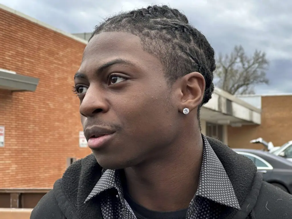 Texas school to go to trial for punishment of black student who wears his hair in locs